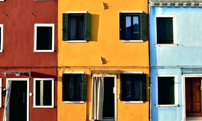 Šarene fasade stambenih zgrada